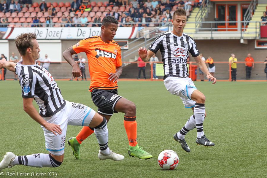 FC Volendam gaat voor een herkansing in Almelo