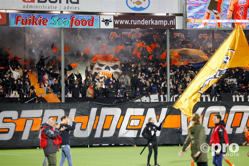 Degradatie spook staat voor de hekken van het stadion